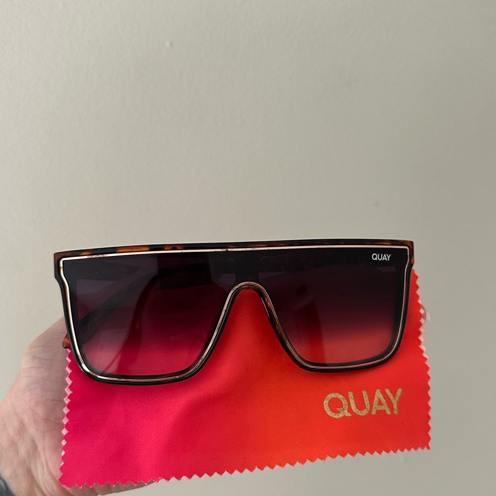 Quay Australia Black Sunglasses with Gradient Lenses